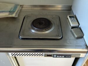 三重キッチン取付け隊　ミニキッチン用1口ヒーターの取替　施工前　